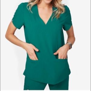 FIGS Hunter Green XS Casma top